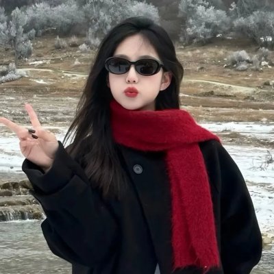 顽皮豹在树林里